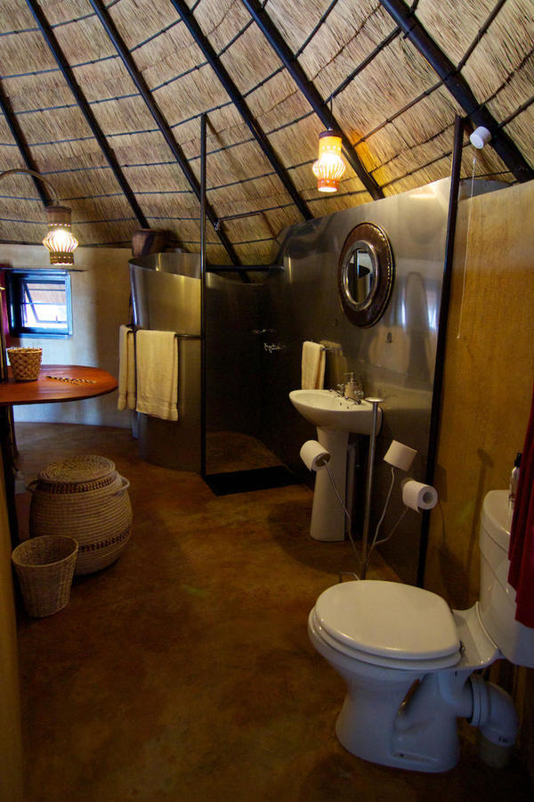 Ongula Village Homestead Lodge Omupumba Ngoại thất bức ảnh