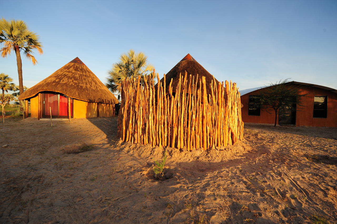 Ongula Village Homestead Lodge Omupumba Ngoại thất bức ảnh