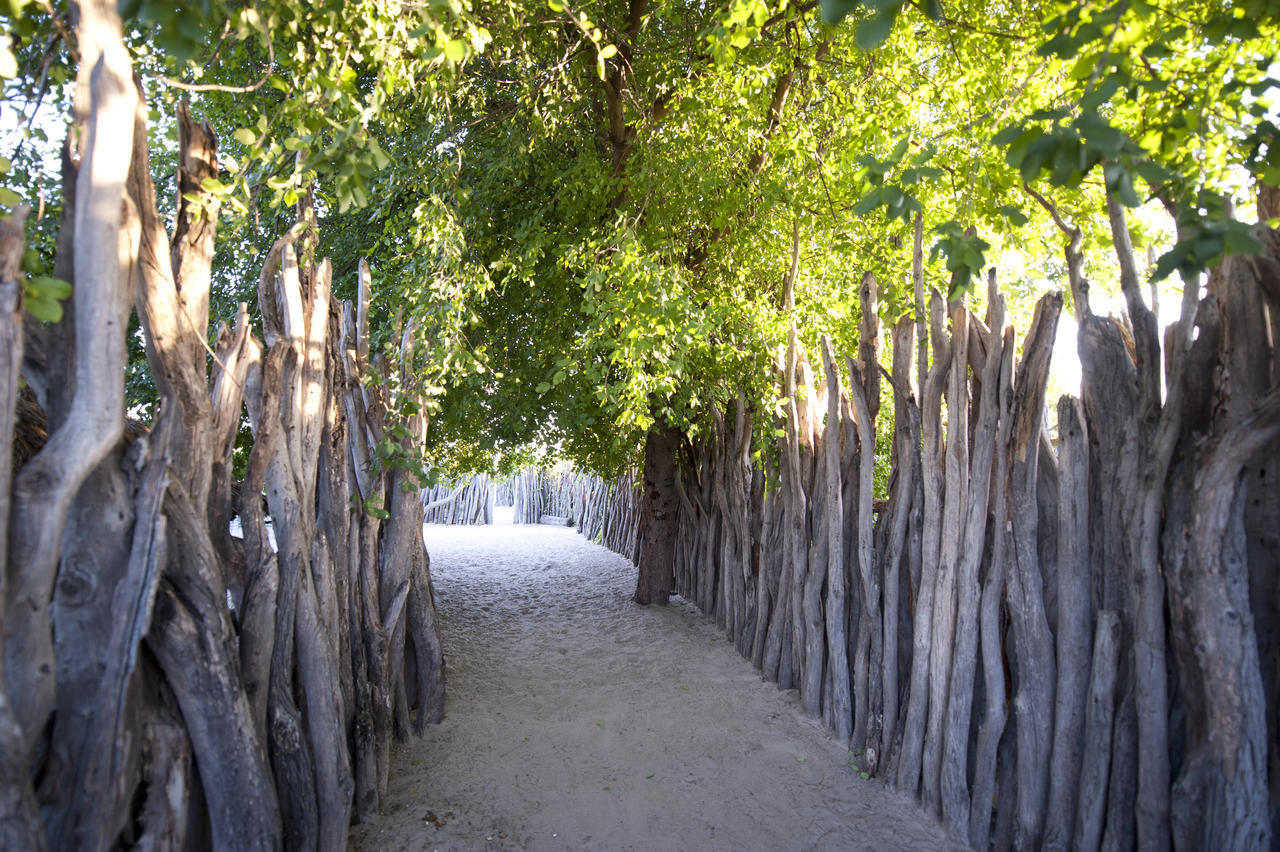 Ongula Village Homestead Lodge Omupumba Ngoại thất bức ảnh
